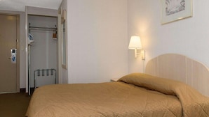 In-room safe, free WiFi, bed sheets