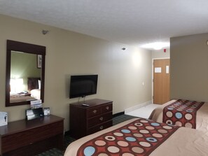 Studio Suite, 2 Queen Beds, Non Smoking | Living room | TV