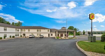 Super 8 by Wyndham Bellefontaine