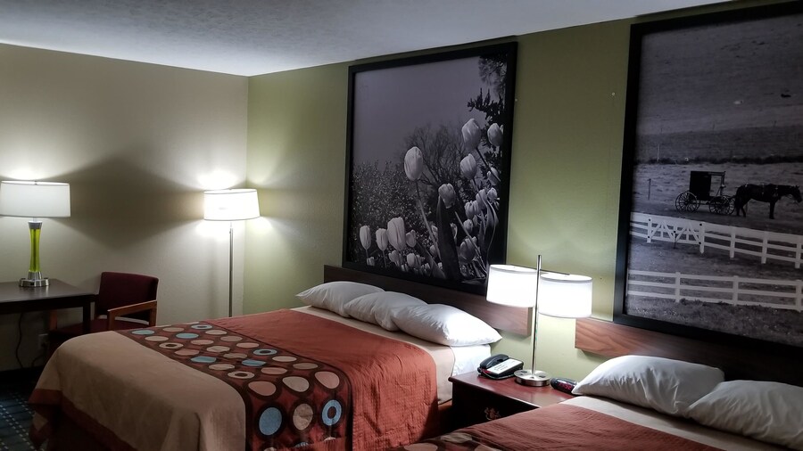 Super 8 by Wyndham Bellefontaine