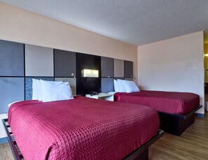 Iron/ironing board, free WiFi, bed sheets, alarm clocks - Magnuson Hotel Jacksonville Downtown (Jacksonville)