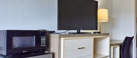 Iron/ironing board, free WiFi, bed sheets, alarm clocks