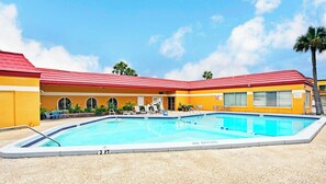 Piscine extérieure