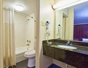 Towels - Magnuson Hotel Jacksonville Downtown (Jacksonville)