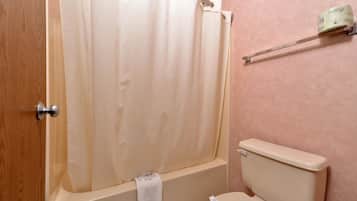 Kostenlose Toilettenartikel, Haartrockner, Handtücher