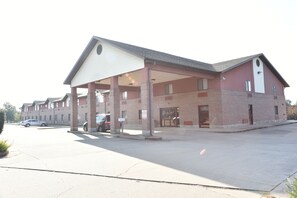 Building design - Super 8 by Wyndham Springfield/Battlefield (Springfield)