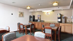 Restaurant - Super 8 by Wyndham Springfield/Battlefield (Springfield)