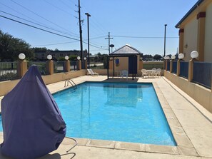 Piscina a l'aire lliure de temporada 