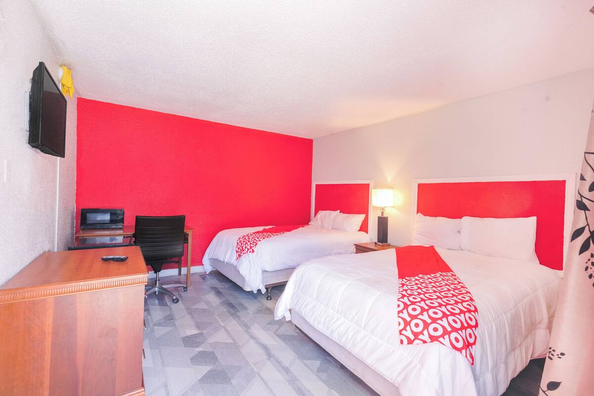 Kamer, 2 tweepersoonsbedden, niet-roken | Een bureau, gratis wifi, beddengoed