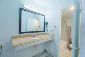 Bathroom - OYO Hotel Houston Tx Medical Center Nrg Stadium (Houston)