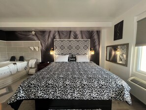 Design Room, 1 Queen Bed, Non Smoking, Hot Tub