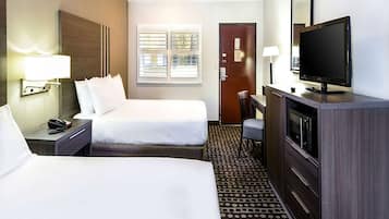 Quarto, 2 camas Queen, para não fumantes | Escrivaninha, camas extras/dobráveis (sobretaxa), Wi-Fi de cortesia