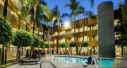 Travelodge by Wyndham Commerce Los Angeles Area