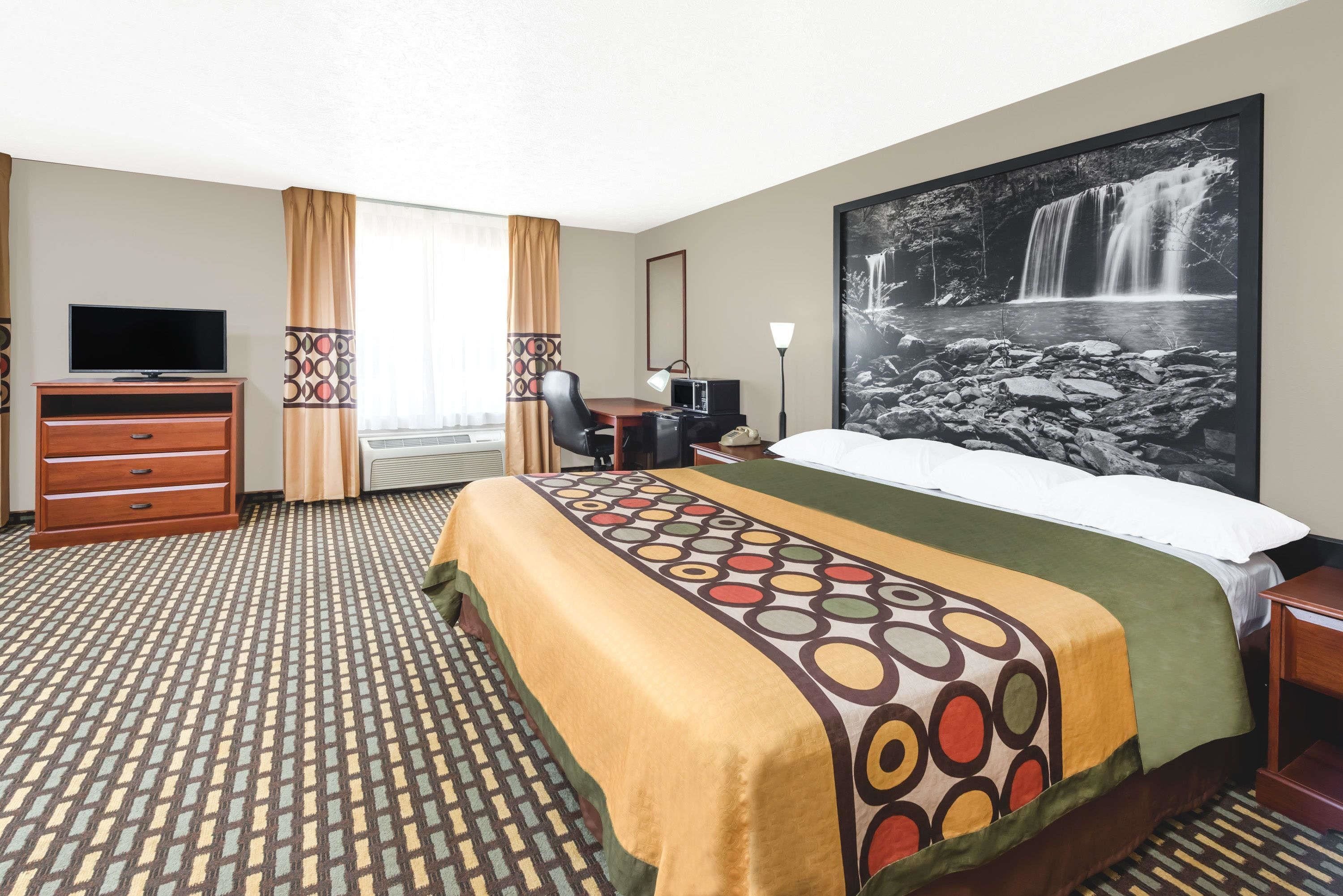 desk, iron/ironing board, free cots/infant beds, rollaway beds