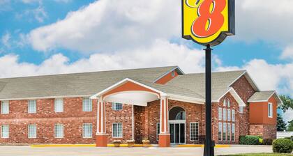 Super 8 by Wyndham Bolivar