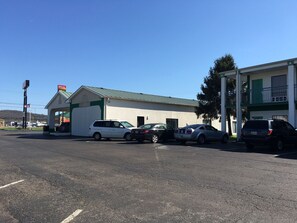 Exterior - Travel Inn (Lebanon)