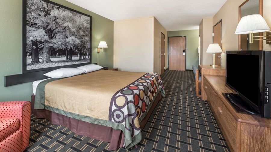 Super 8 by Wyndham Greenville