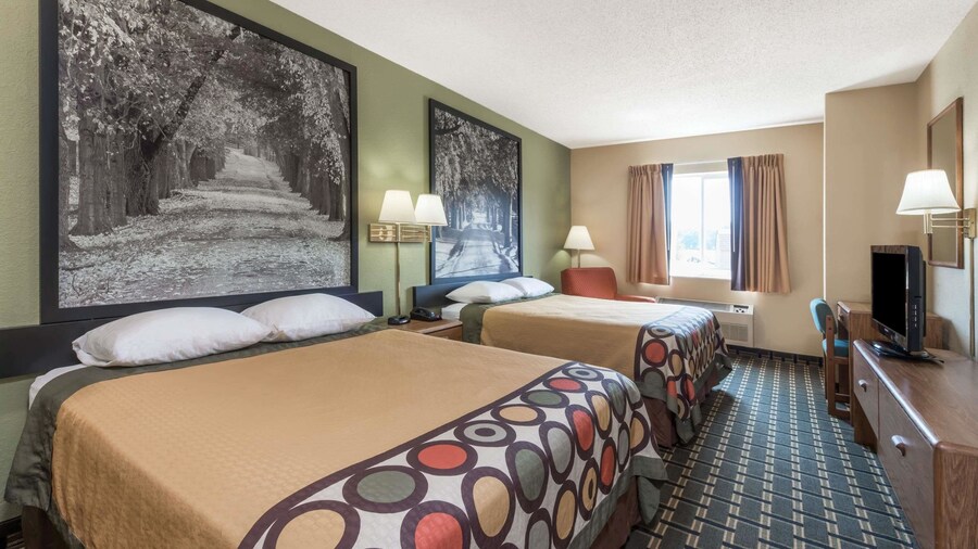 Super 8 by Wyndham Greenville