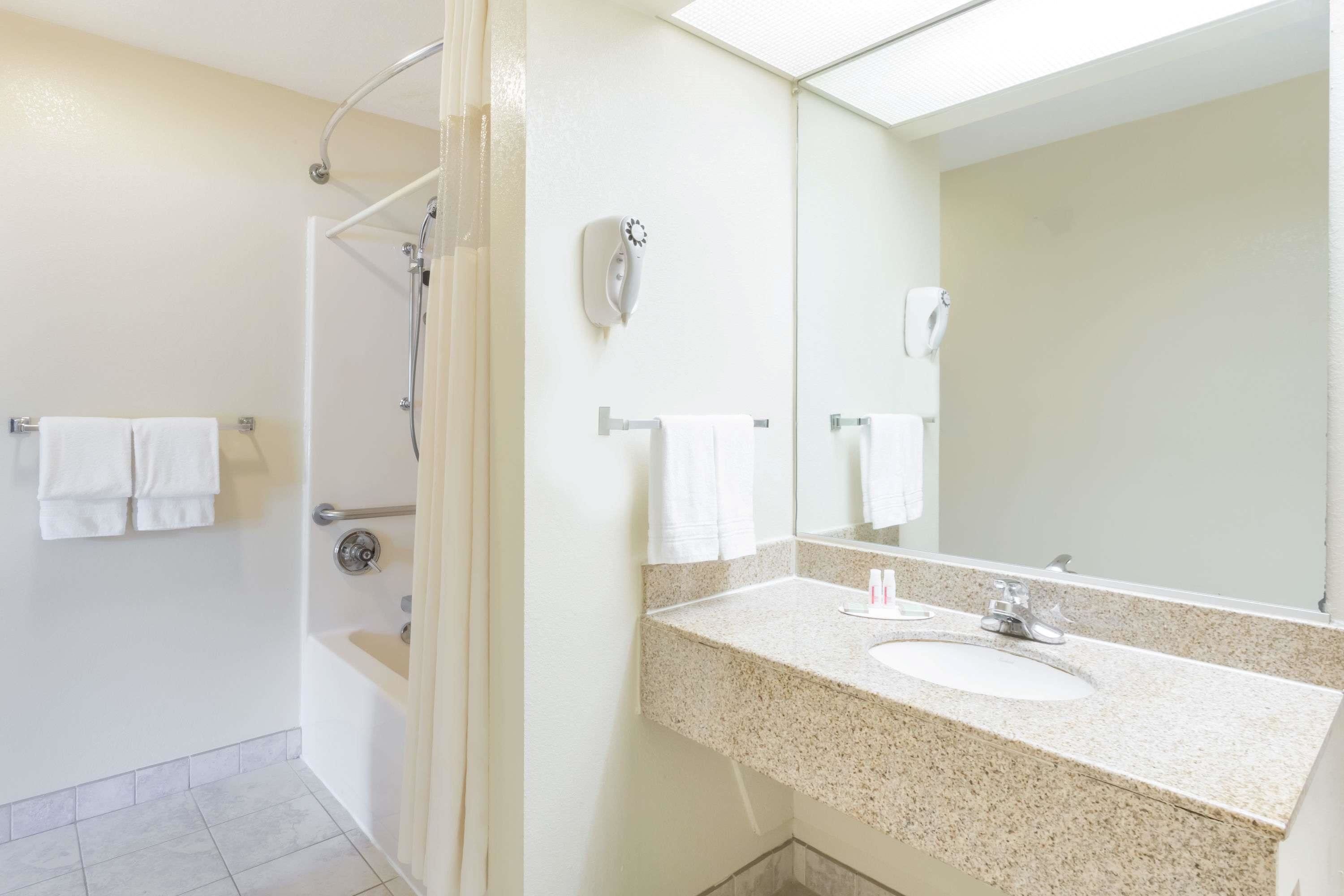 Super 8 by Wyndham Stafford