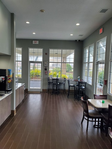 SureStay Hotel by Best Western North Myrtle Beach