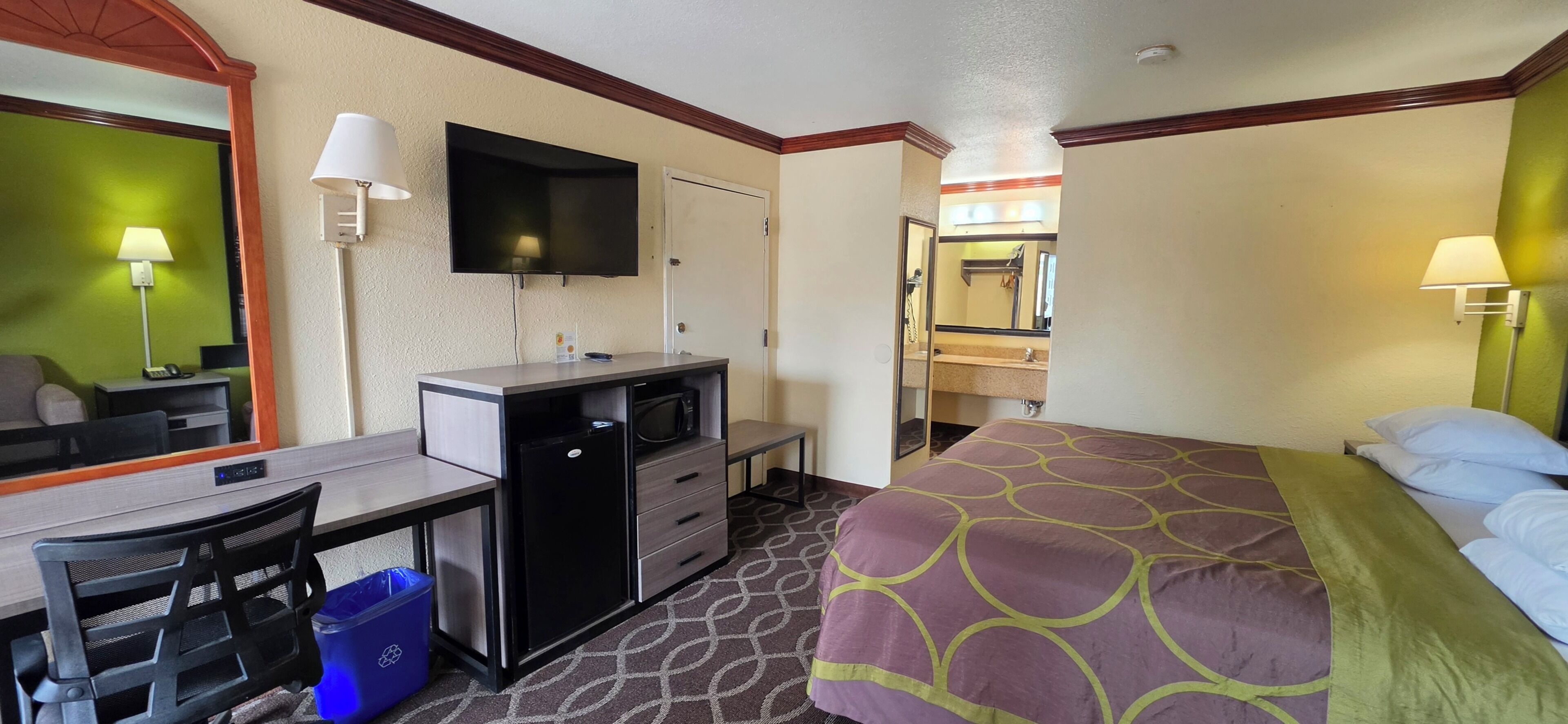 Photo - Super 8 by Wyndham San Marcos