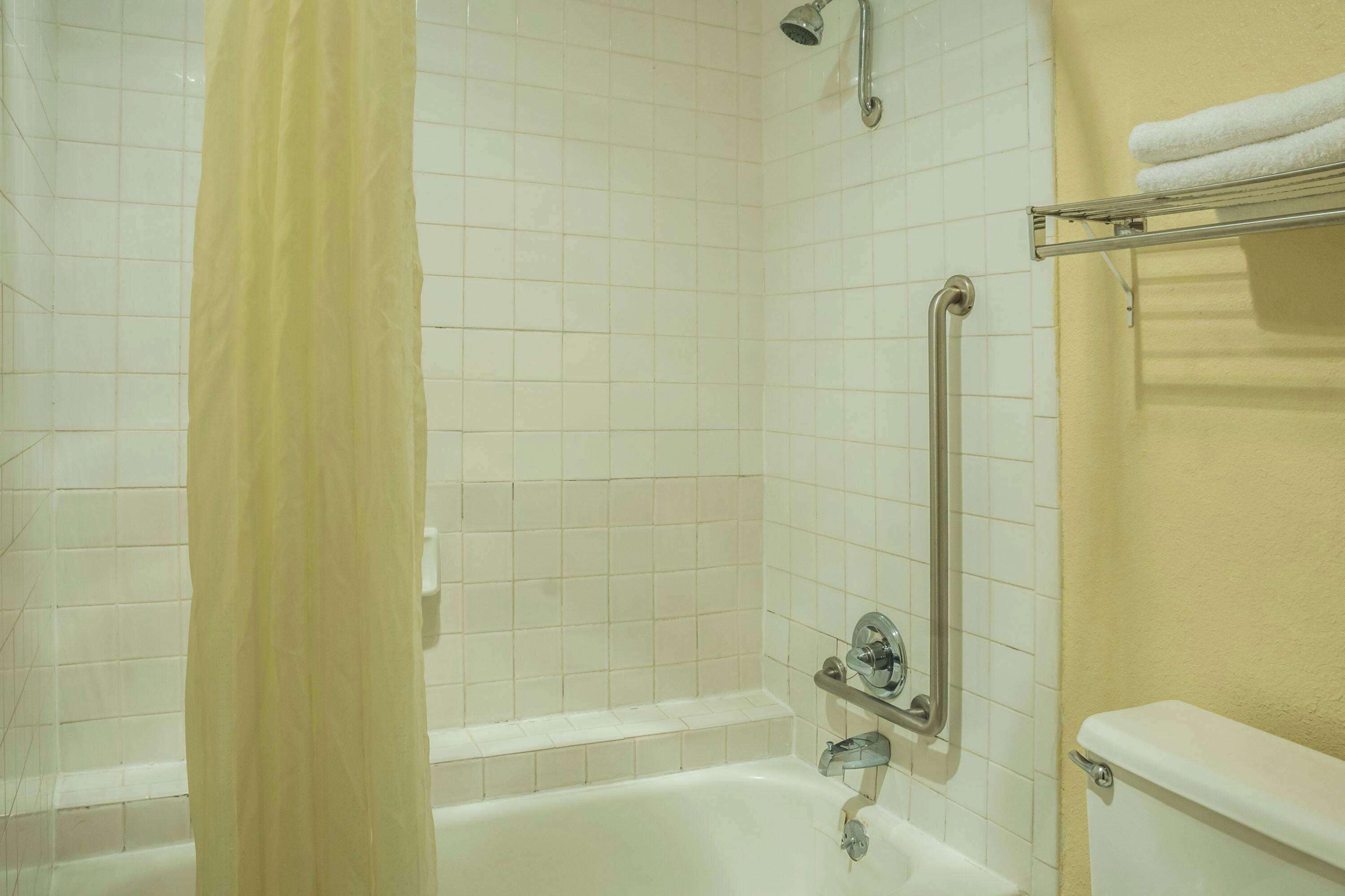 Photo - Super 8 by Wyndham San Marcos