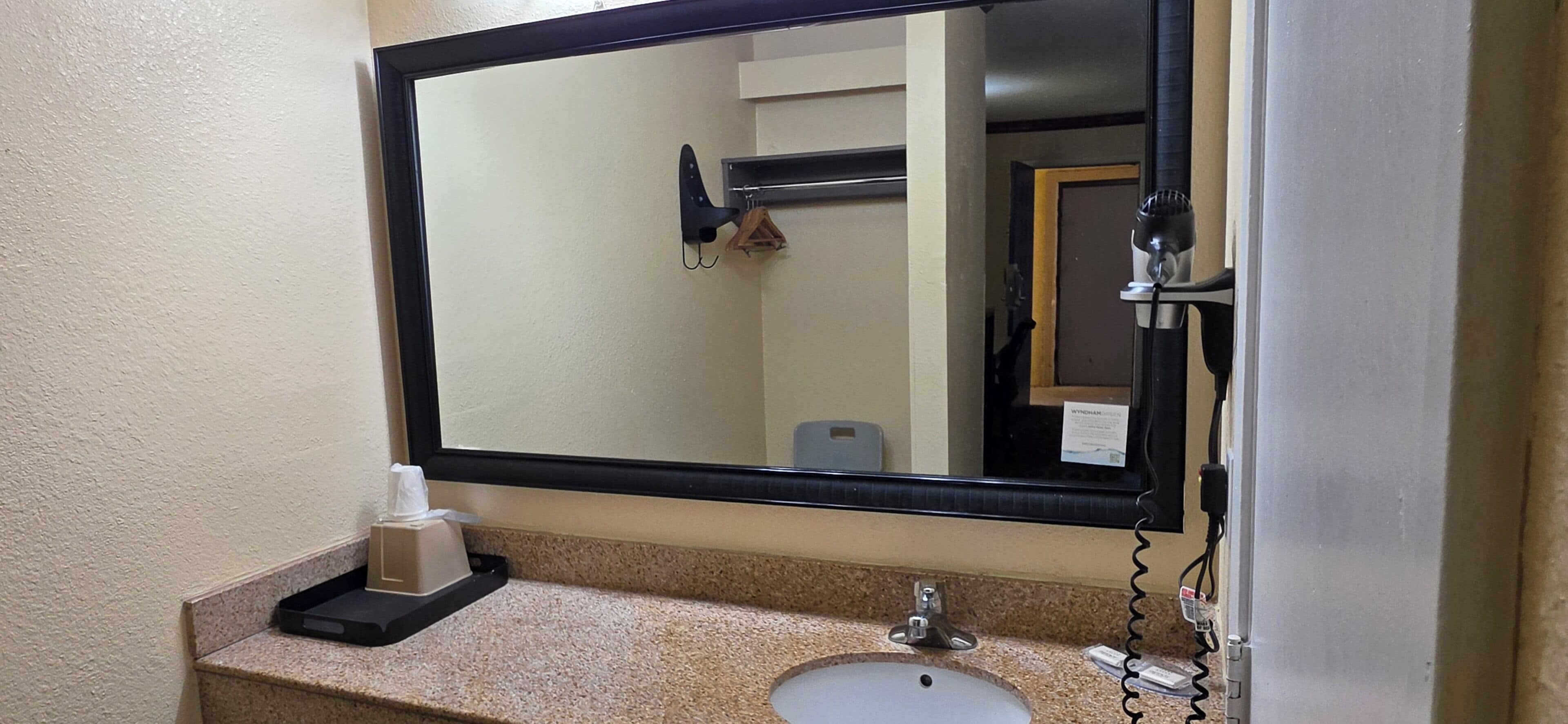 Photo - Super 8 by Wyndham San Marcos