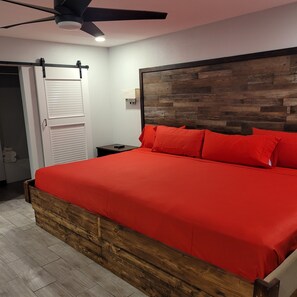 Family Suite, 10ft wide bed, Non Smoking, Non-Accessible | Desk, laptop workspace, iron/ironing board, free WiFi - Pinetop Studio Suites (Pinetop)