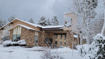 บริเวณภายนอก