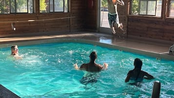 Indendørs pool