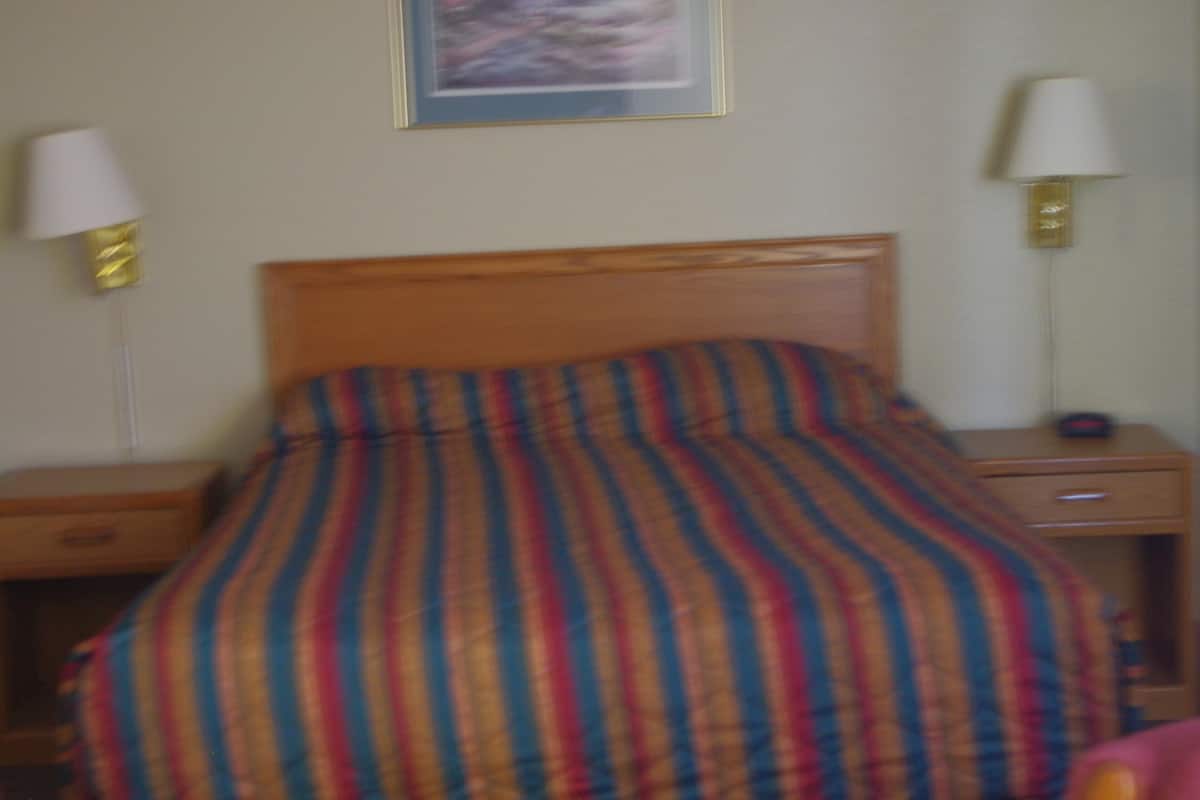 Escrivaninha, ferros/tábuas de passar roupa, Wi-Fi de cortesia