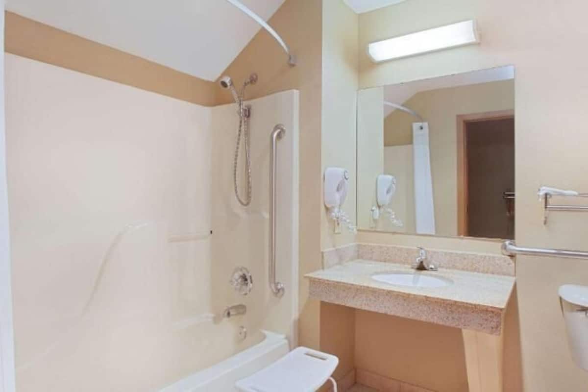 Bathroom | Hair dryer, towels, soap, shampoo