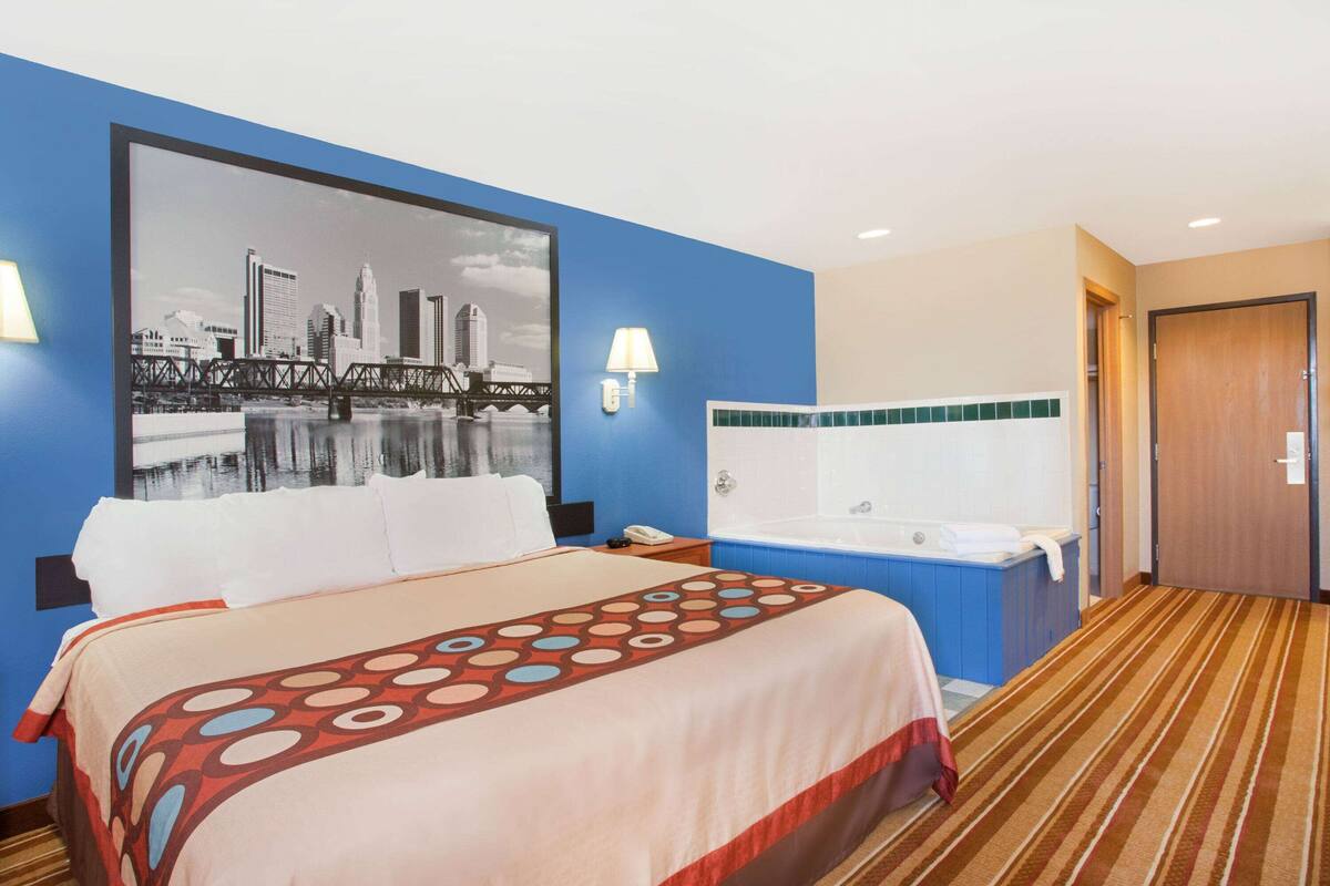 Studio Suite, 1 Tempat Tidur King, Bebas Asap Rokok | Seprai antialergi, meja kerja, internet, dan jam alarm