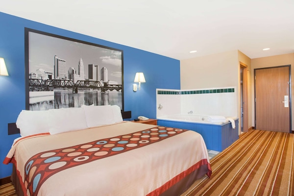 Studio Suite, 1 King Bed, Non Smoking | Hypo-allergenic bedding available, desk, high-speed internet