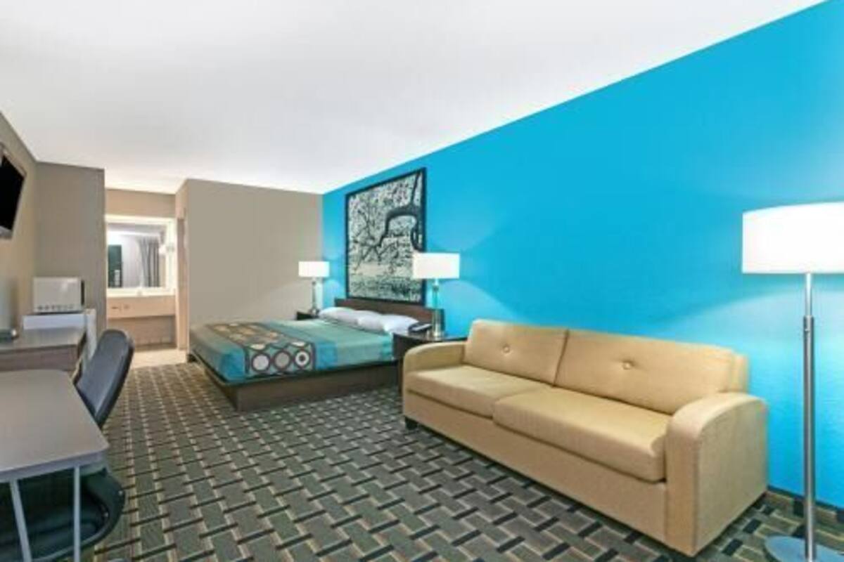 Premium bedding, memory foam beds, desk, iron/ironing board