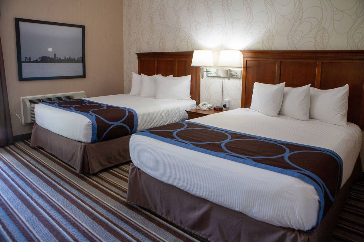Desk, blackout drapes, iron/ironing board, free WiFi