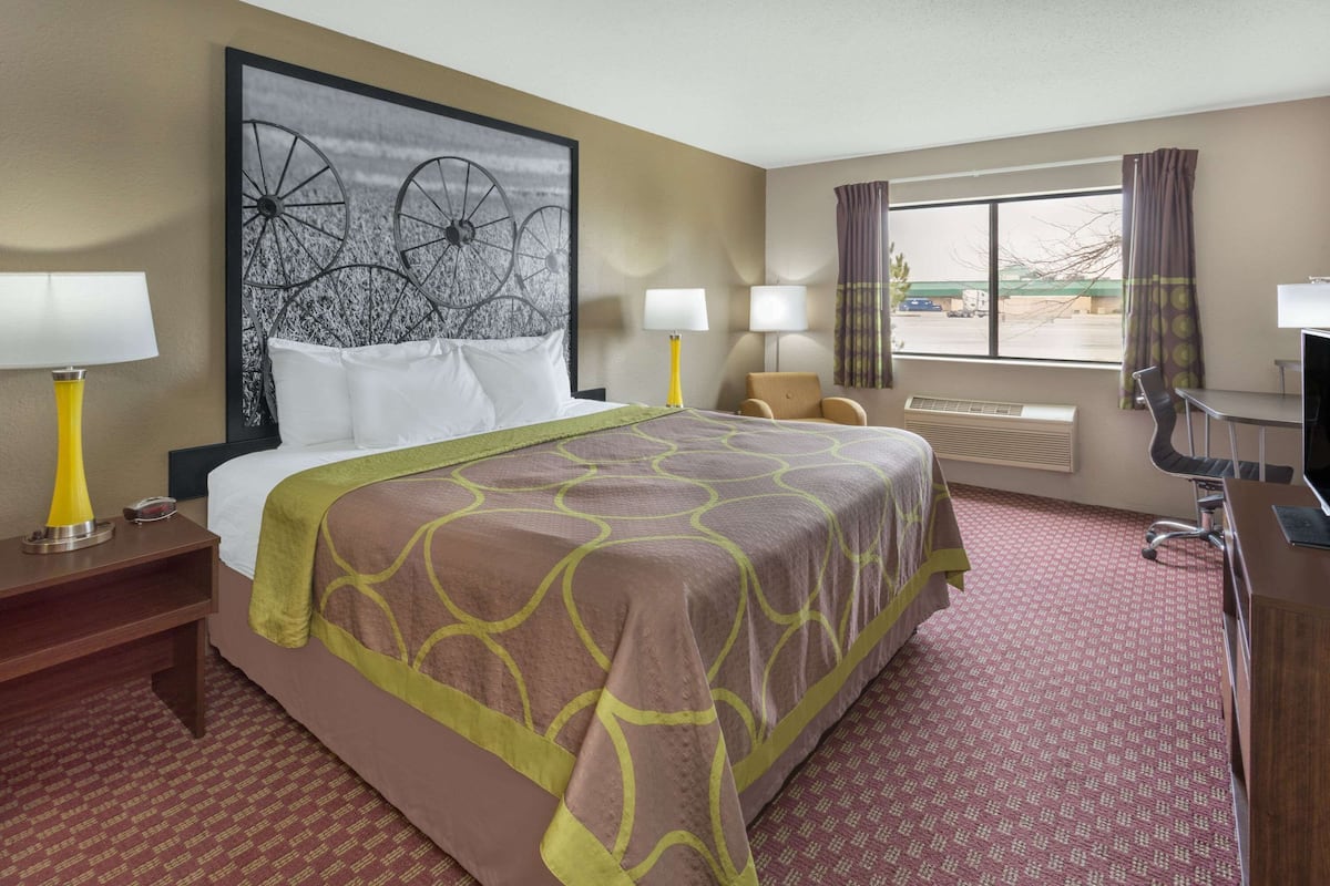 Desk, blackout drapes, iron/ironing board, free WiFi