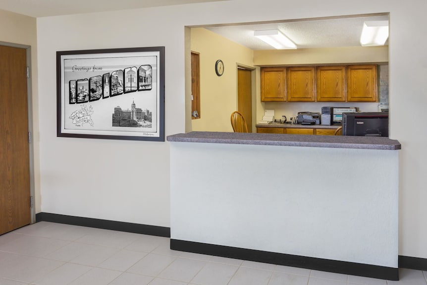 Super 8 by Wyndham Hebron Lowell Area Reviews, Deals & Photos 2025