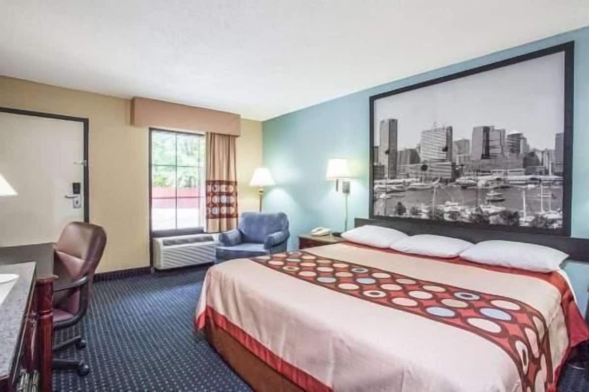 Desk, iron/ironing board, free cots/infant beds, rollaway beds