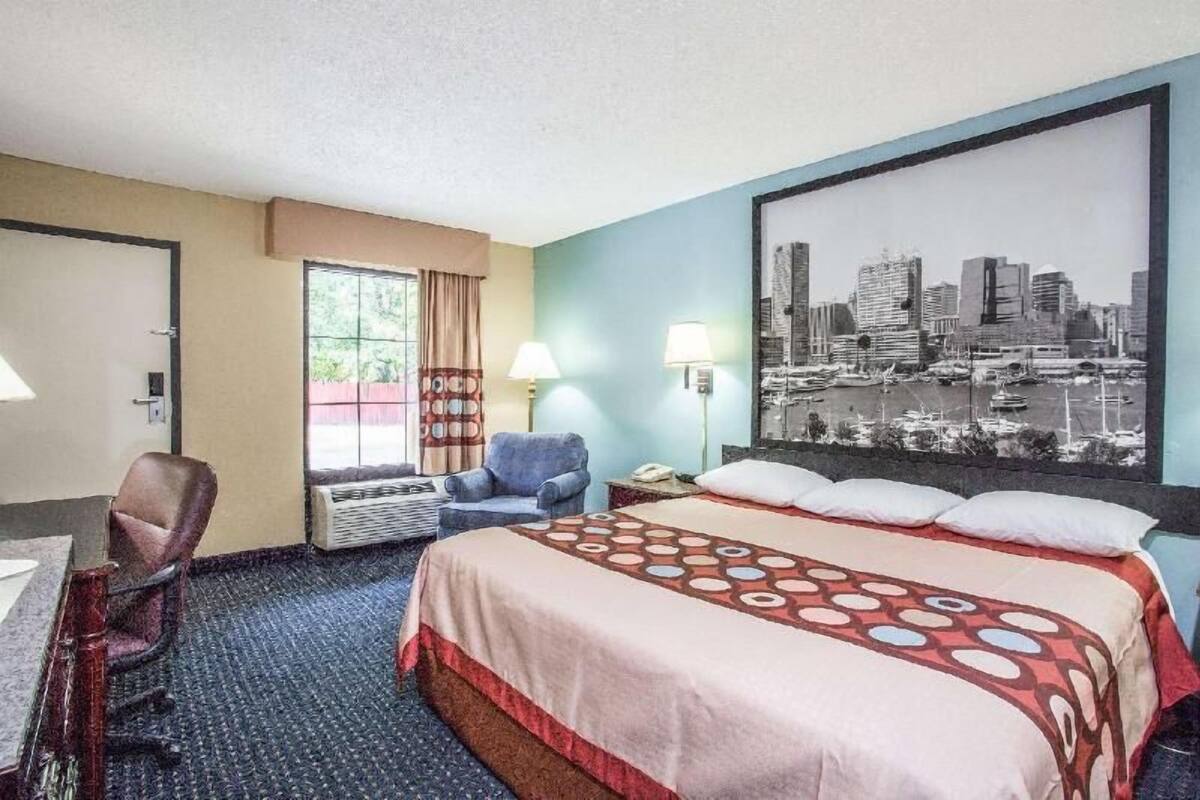 Desk, iron/ironing board, free cots/infant beds, rollaway beds