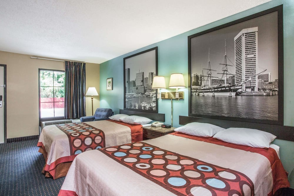 Super 8 by Wyndham Camp Springs/Andrews AFB DC Area