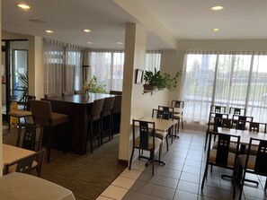 Interior - Baymont by Wyndham Cave City (Cave City)