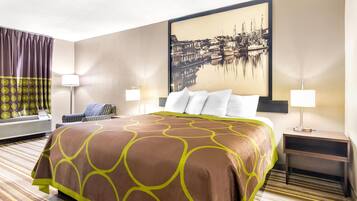 Escritorio, espacio para trabajar con un portátil, cortinas opacas