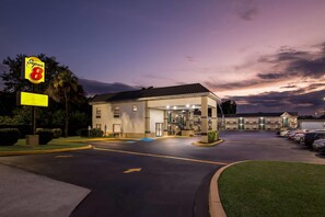 Exterior - Super 8 by Wyndham Columbia (Columbia)