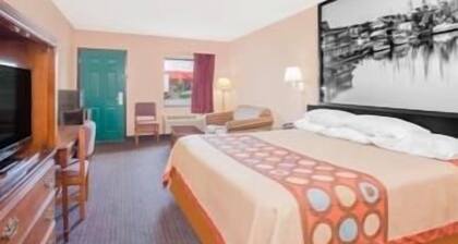 Super 8 by Wyndham Columbia