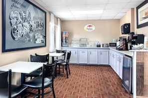 Free daily continental breakfast