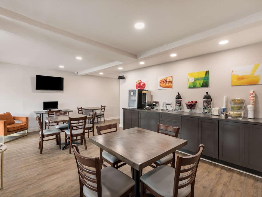 Ilmainen mannermainen aamiainen