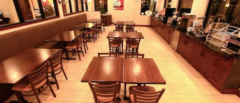 Desayuno para llevar incluido todos los días