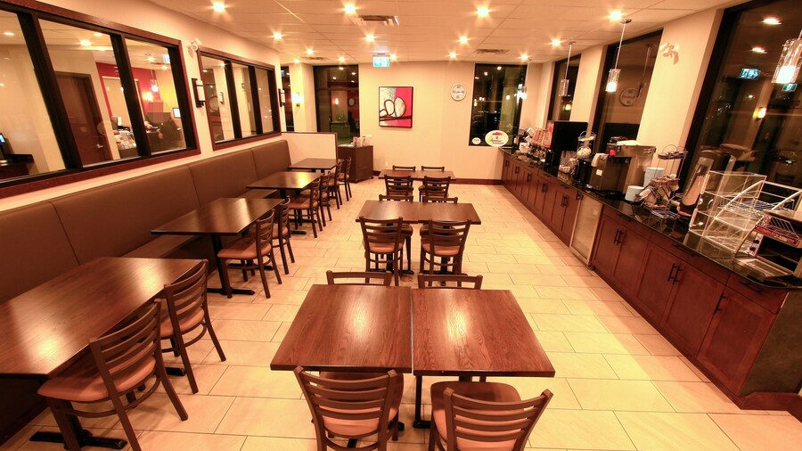 Super 8 by Wyndham Kelowna BC