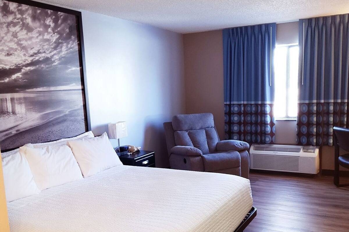 Verdunkelungsvorhänge, kostenlose Babybetten, Zustellbetten